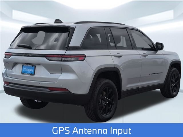 New 2026 Silver Zynith Exterior Paint Jeep Altitude image 6