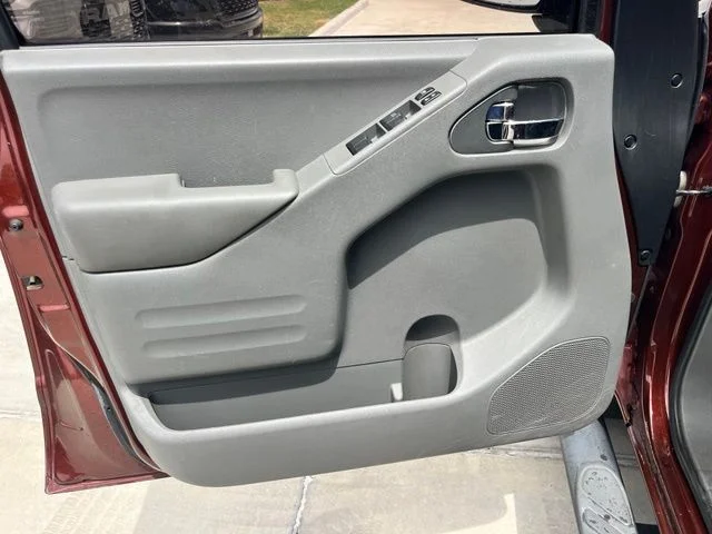 Used 2016 Brown Nissan Desert Runner image 12