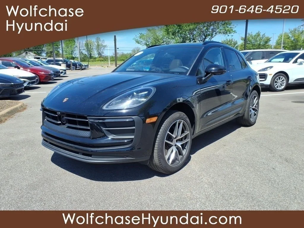 2025 Porsche Macan -'s photo