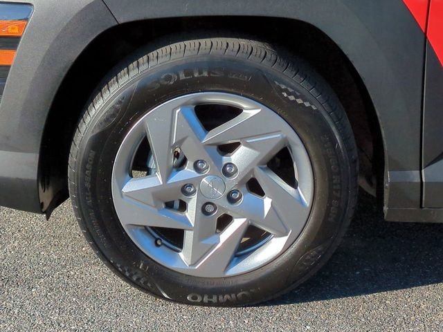 2024 Hyundai Kona SE - Photo 11
