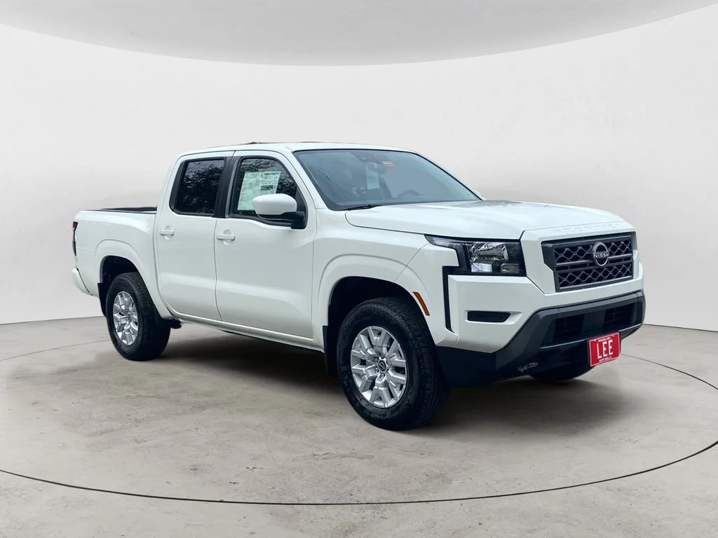 Certified Used 2023 Glacier White Nissan  image 8
