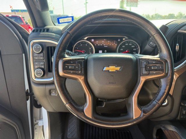 Used 2022 Summit White Chevrolet High Country image 18