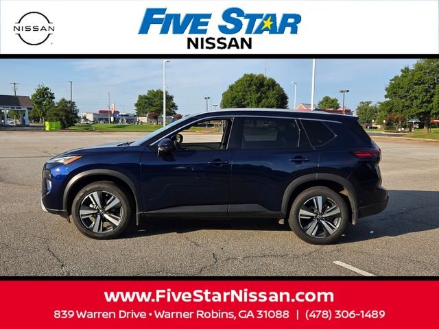 Used 2024 Blue Nissan SL image 4