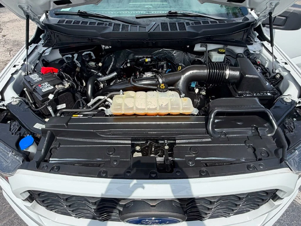 Used 2023 Oxford White Ford XL image 19