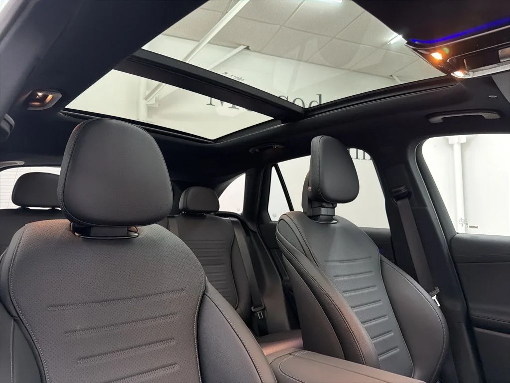 Used 2026 White Mercedes-Benz GLC 300 image 28