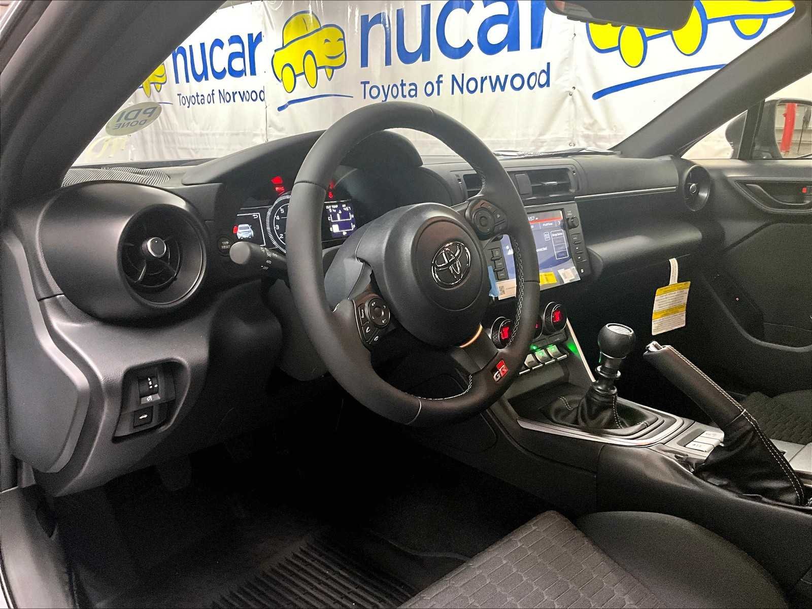 2025 Toyota GR86 Base - Photo 9