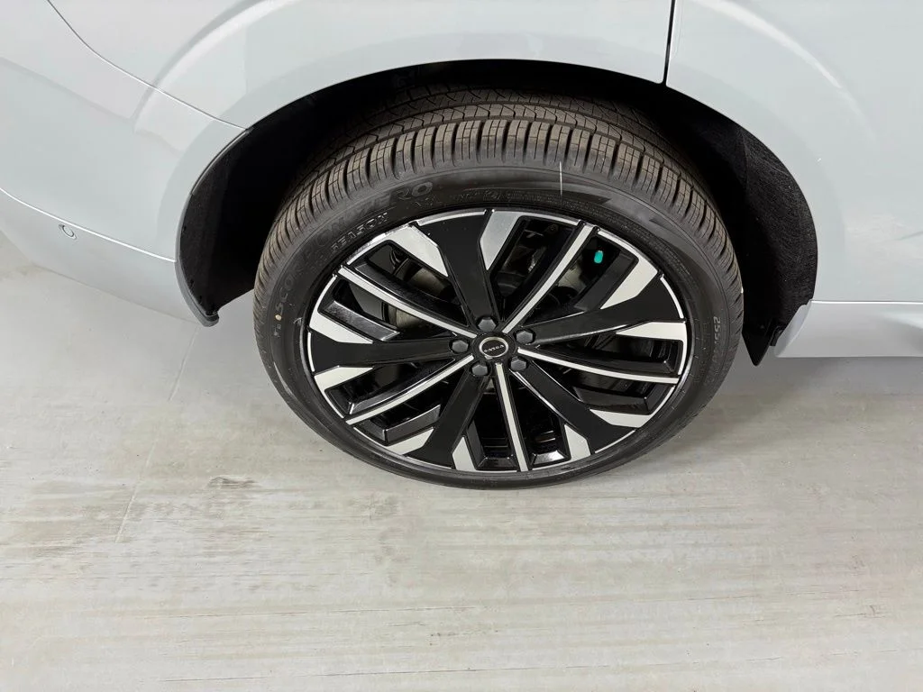 New 2026 Vapour Grey Volvo Ultra image 10