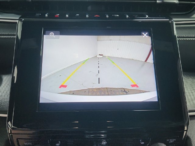 Used 2023 Silver Jeep Altitude image 31