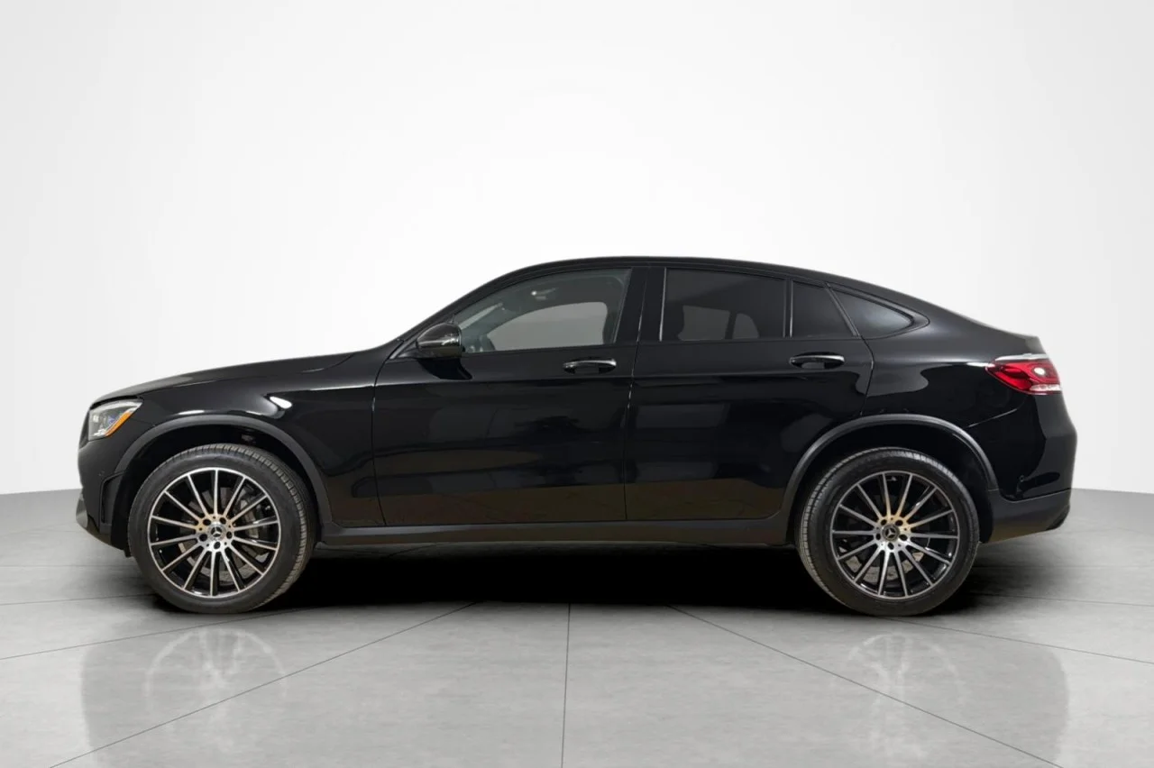 Used 2022 Black Mercedes-Benz GLC 300 image 2