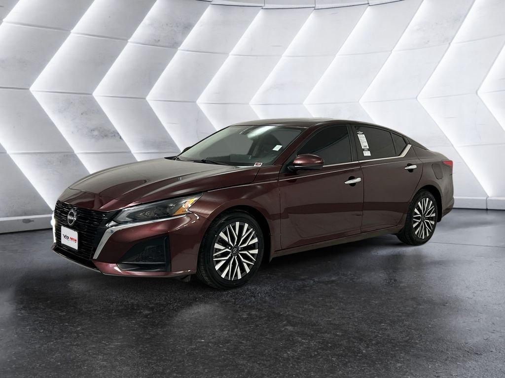 Used 2024 Red Nissan 2.5 SV image 3