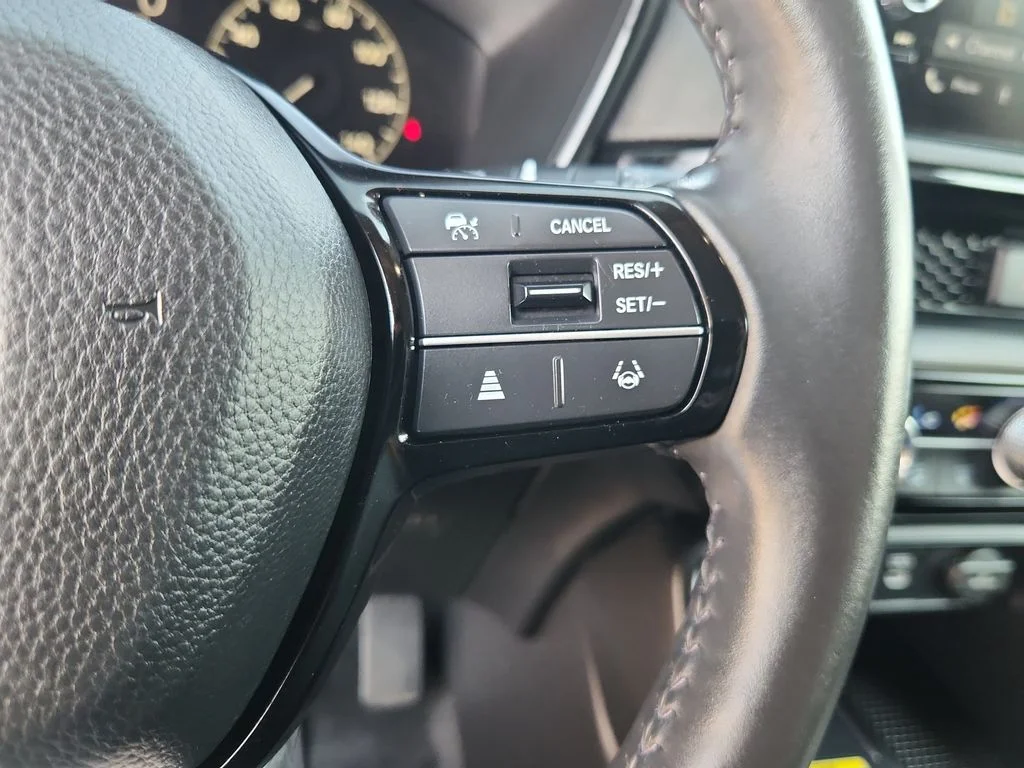 Used 2024 Gray Honda EX-L image 22