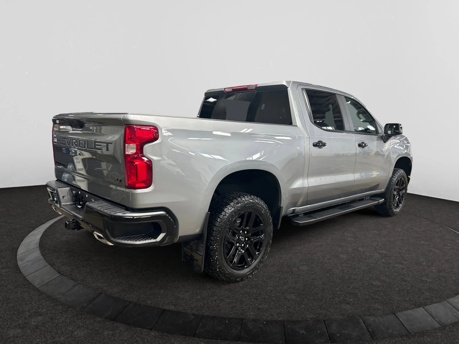 Used 2025 Silver Chevrolet LT Trail Boss Crew Cab image 5