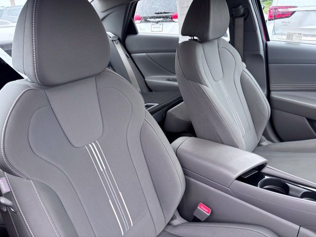 2025 Hyundai Elantra SEL - Photo 55