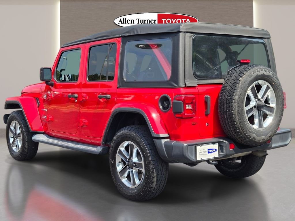 Used 2018 Red Jeep Unlimited Sahara image 9