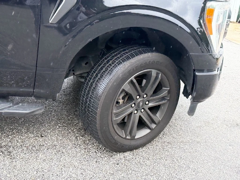 Used 2021 Black Ford XLT image 9