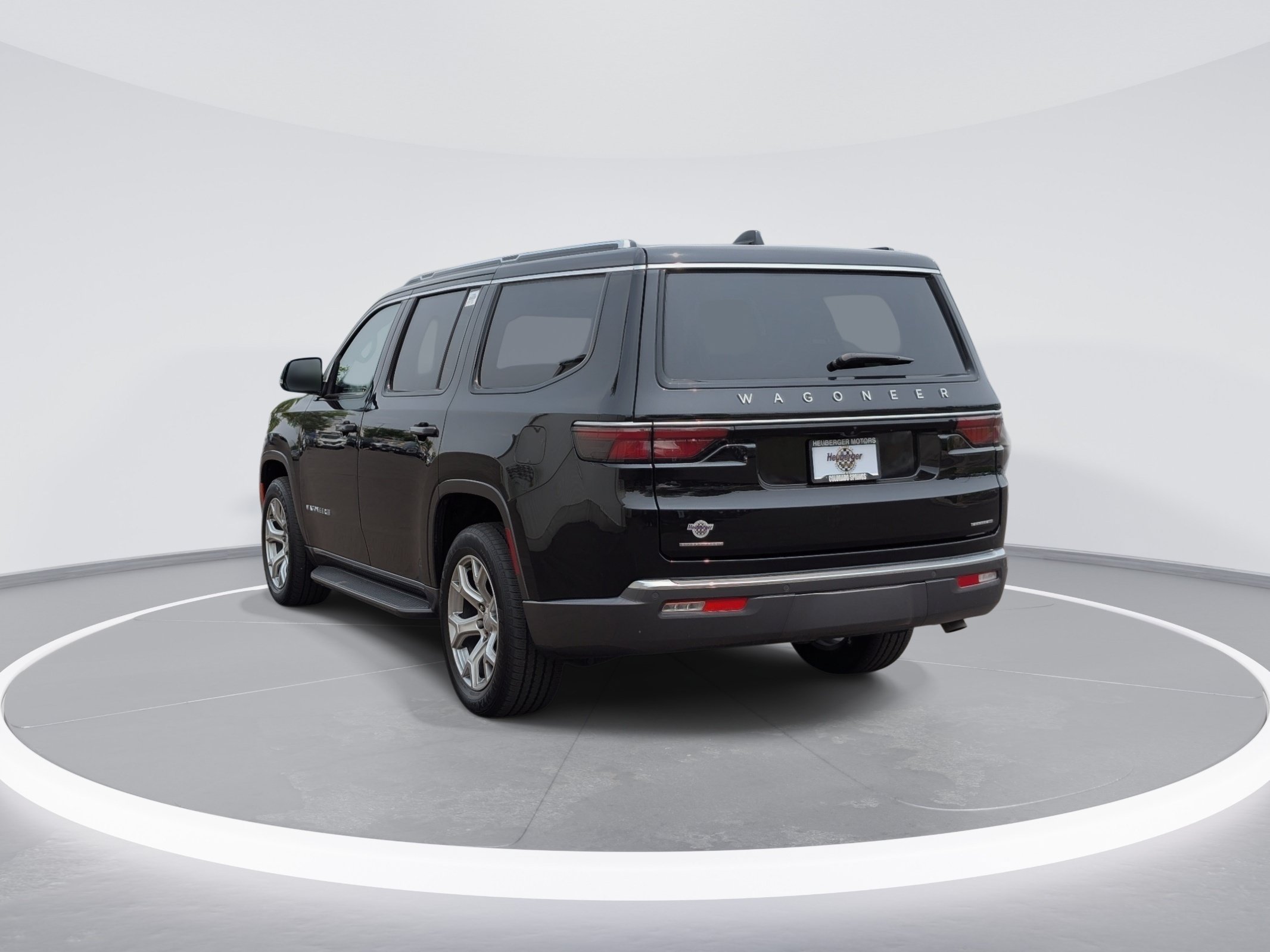 Used 2022 Diamond Black Crystal Pearlcoat Jeep Series II image 5