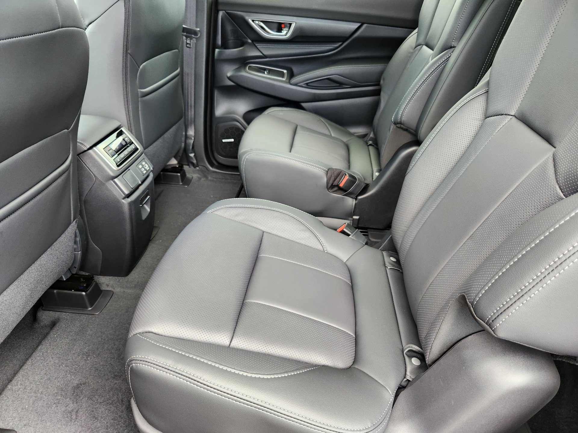 New 2026 SAPPHIRE BLUE PEARL Subaru Limited 7-Passenger image 22