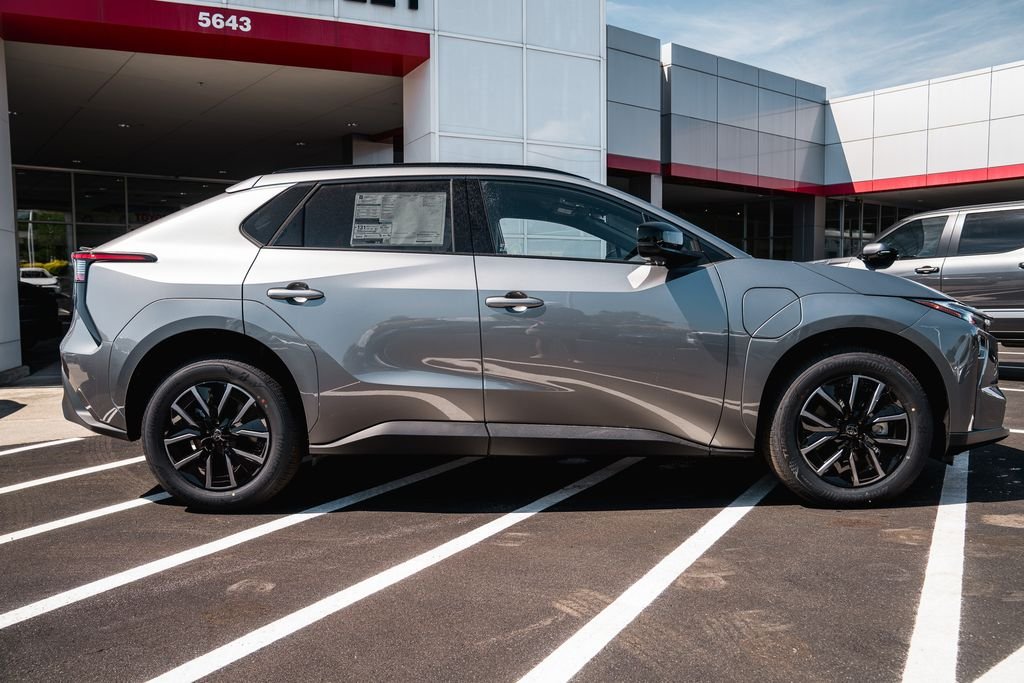 New 2026 Heavy Metal Toyota XLE image 9