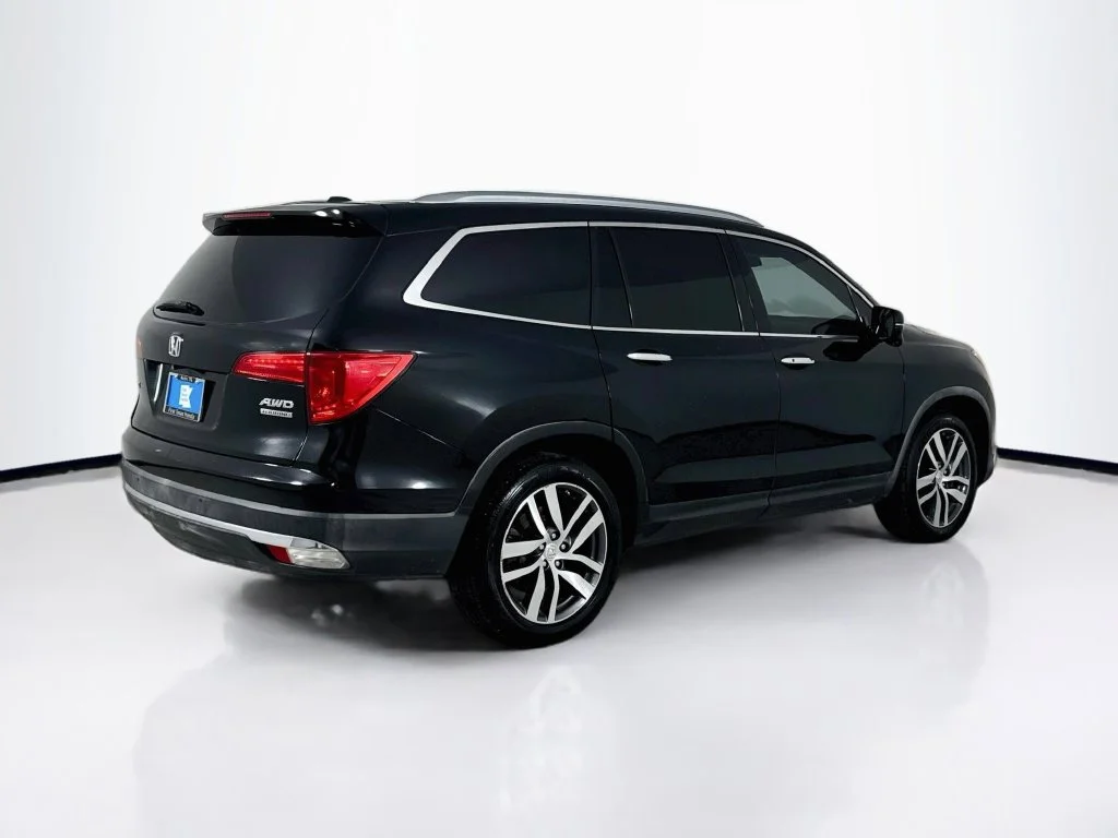 Certified Used 2017 Crystal Black Pearl Honda Touring image 8