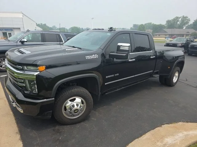 Used 2021 Black Chevrolet High Country image 5