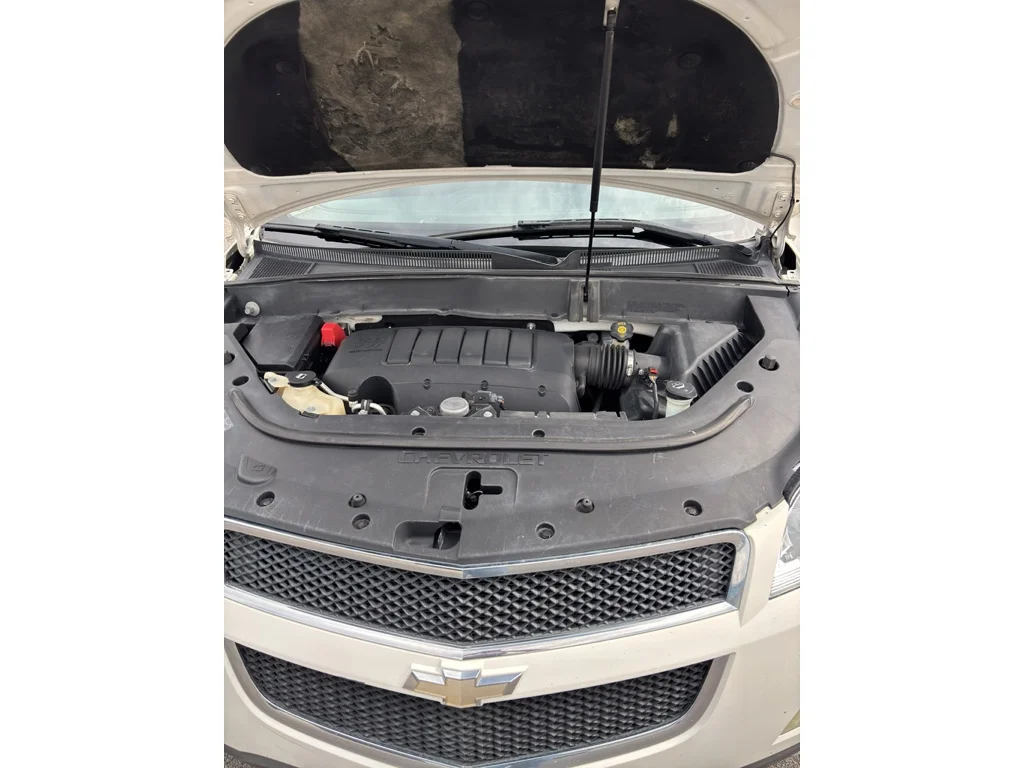 Used 2012 Whitewhite Chevrolet LT w/1LT image 12