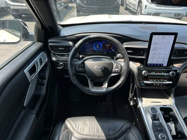 Used 2023 White Ford Platinum image 28