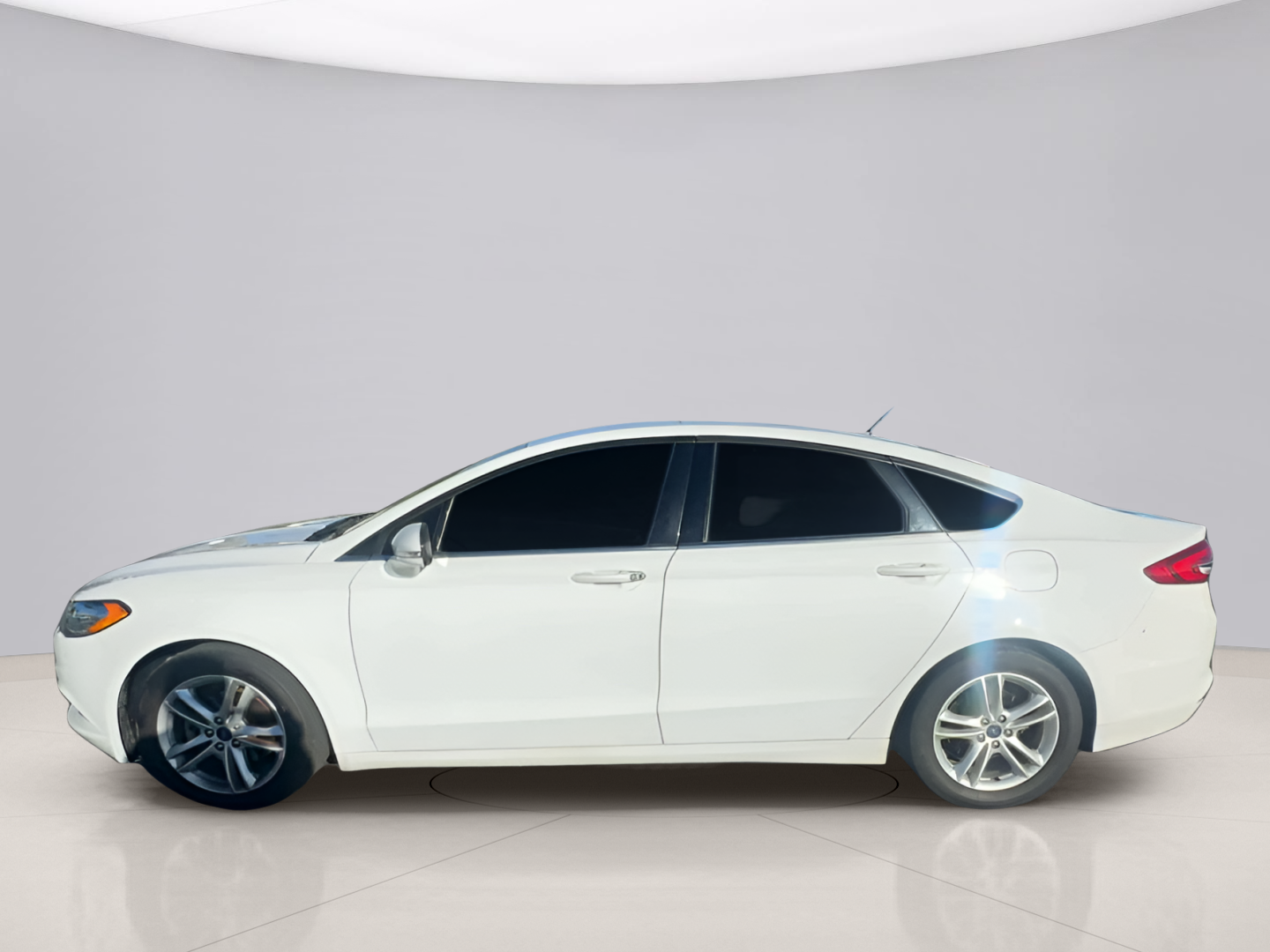 2018 Ford Fusion SE photo 3