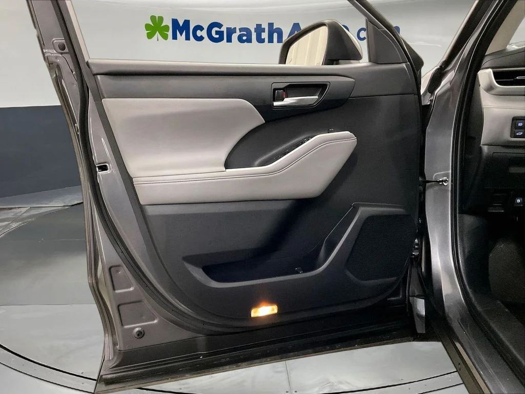 Used 2022 Gray Toyota XLE image 27