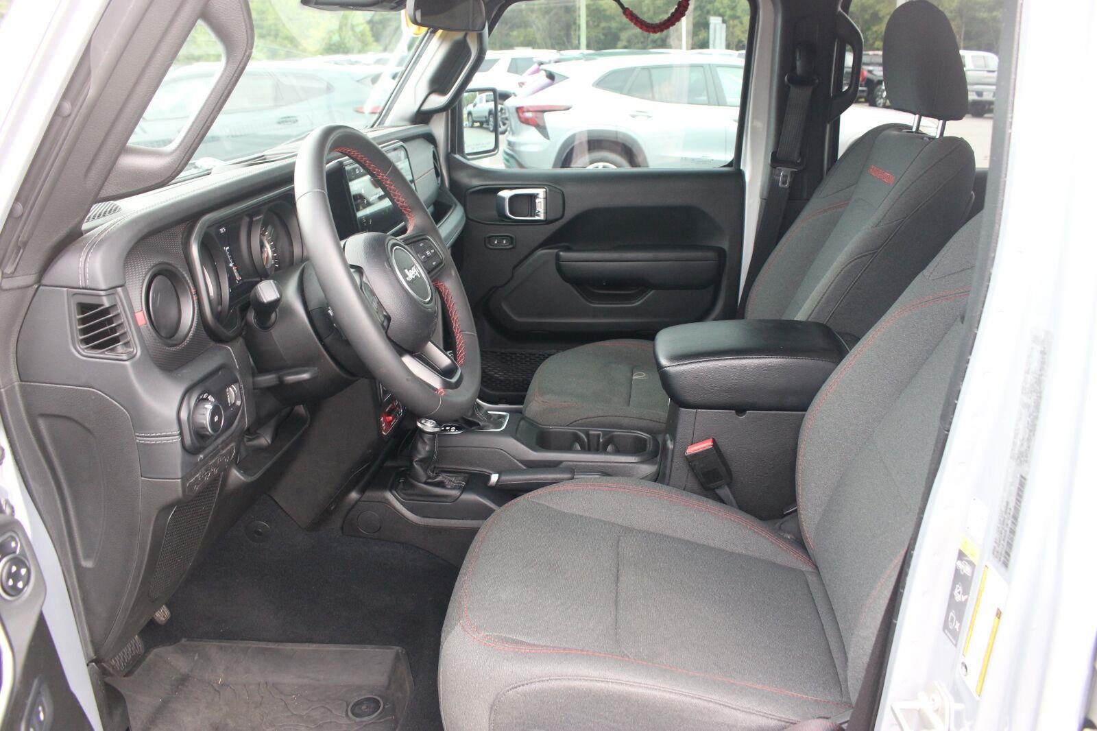 Used 2024 White Jeep Rubicon image 16