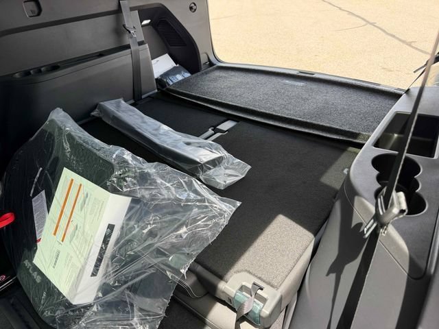 New 2026 Green Volkswagen 2.0T SE w/Technology image 31