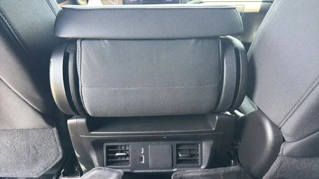 Used 2025 White Chevrolet Custom image 18