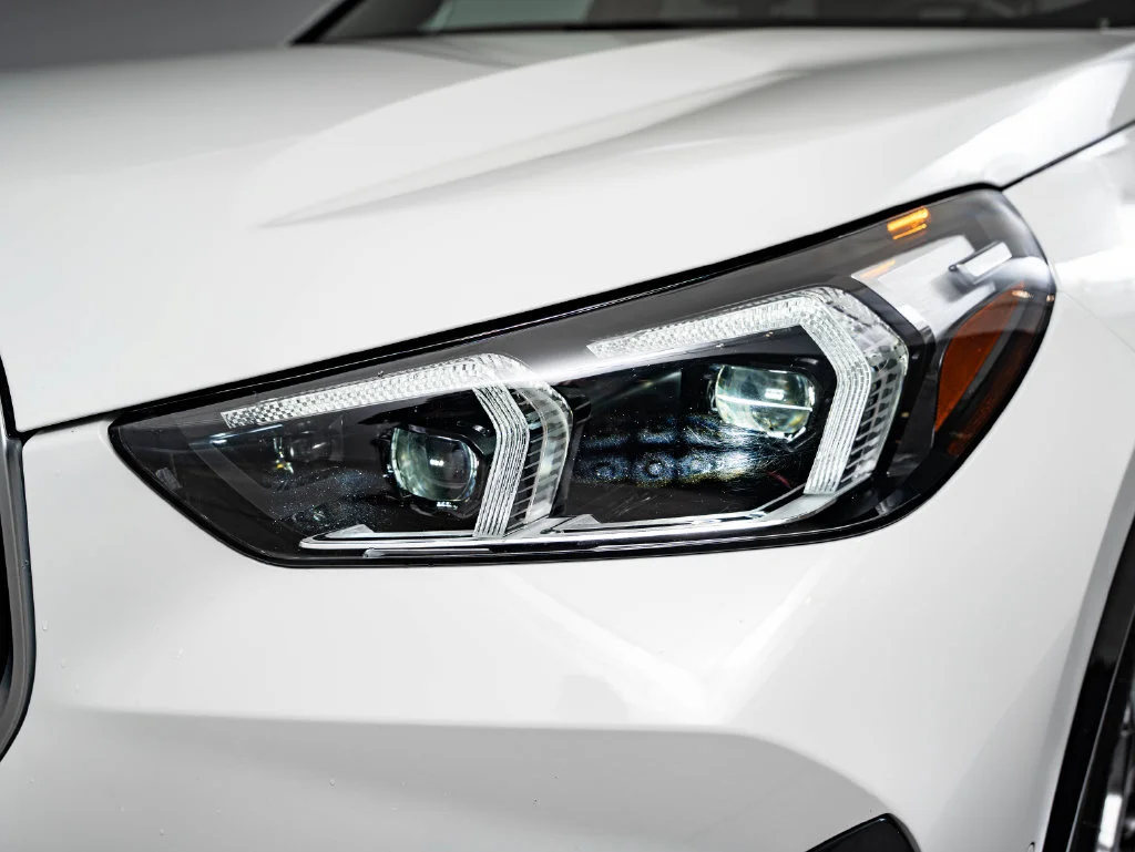 Used 2025 Alpine White BMW xDrive28i image 14
