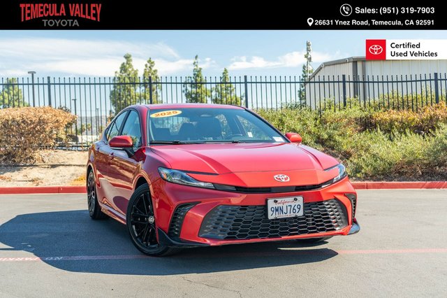 2025 Toyota Camry SE