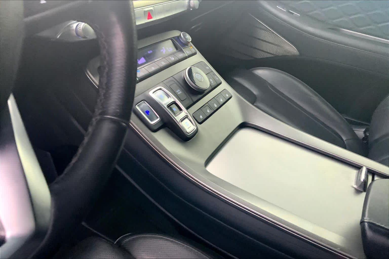 Used 2021 Hyper White Hyundai Calligraphy image 12
