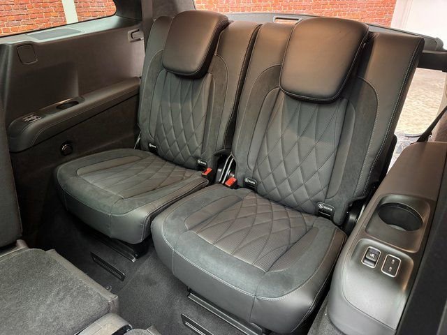 New 2026 MANUFAKTUR Silicon Grey Mercedes-Benz GLS 63 AMG® image 40
