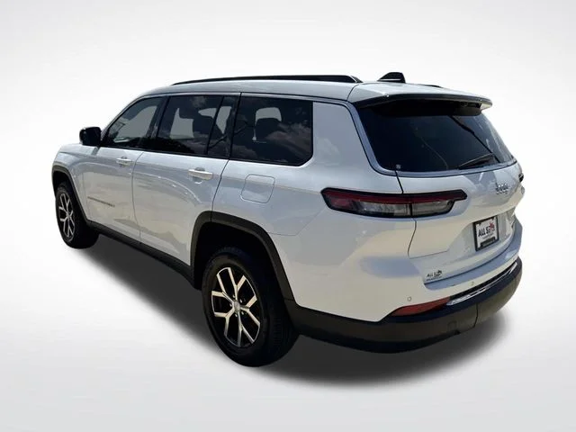 Used 2025 White Jeep Limited image 7