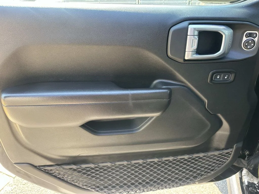 Used 2021 Black Jeep Willys image 19