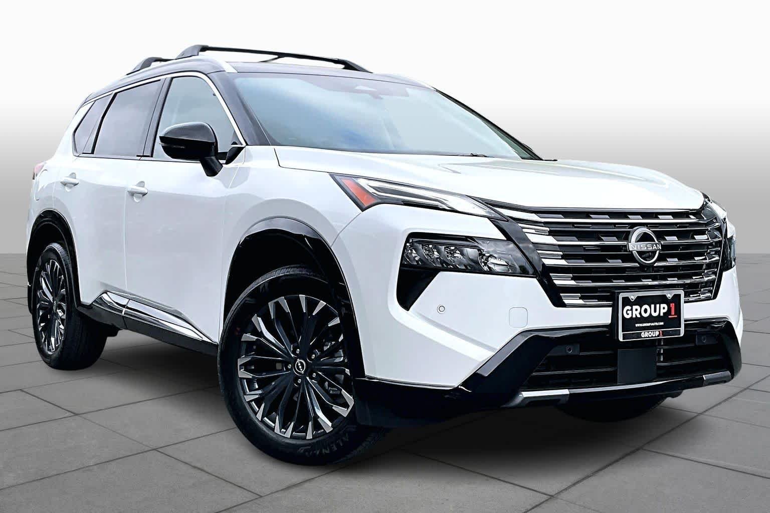 New 2026 2T WHT BLK XKJP Nissan Platinum image 2