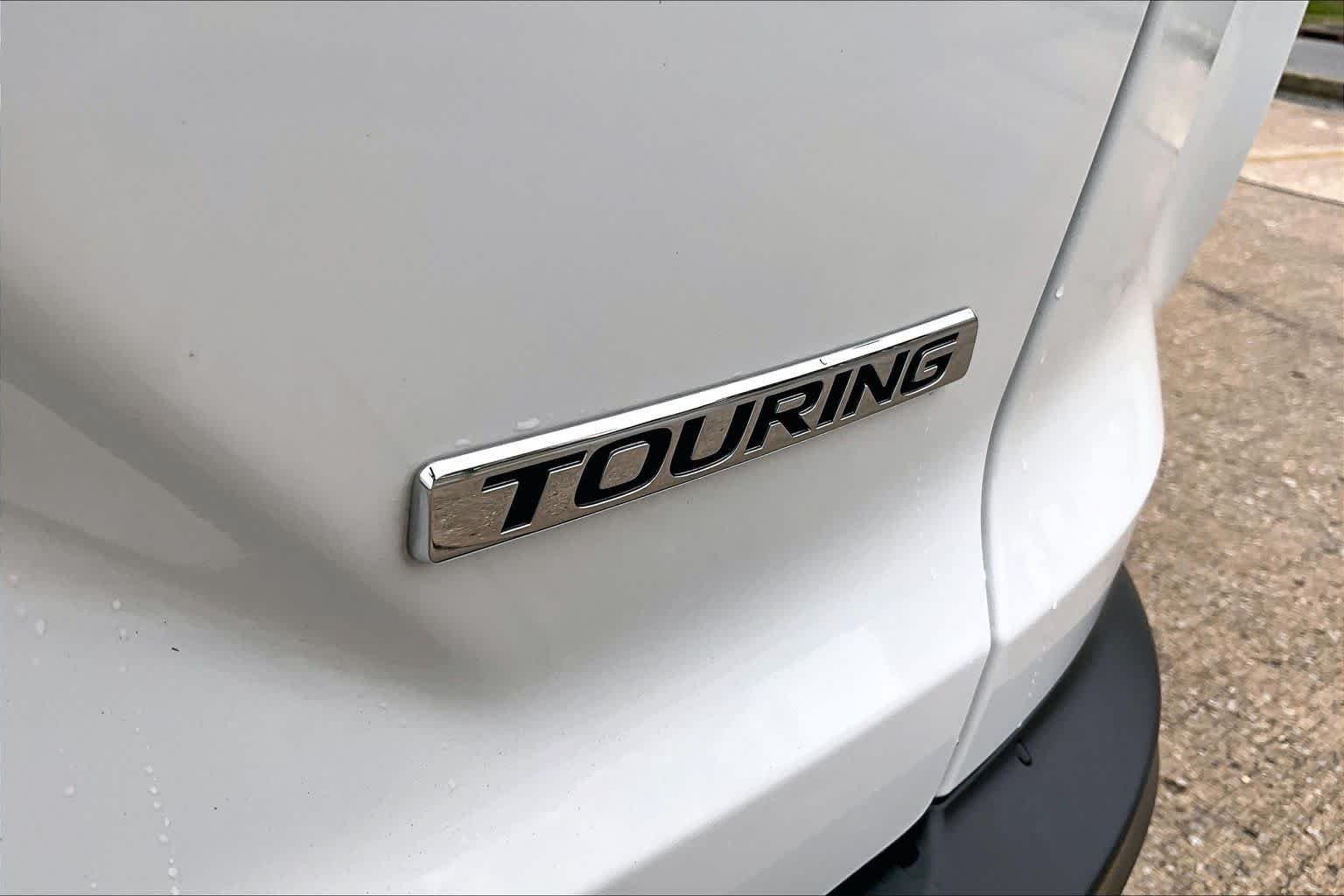 Certified Used 2021 Platinum White Pearl Honda Touring image 10