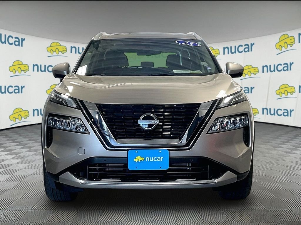 Used 2023 Gold Nissan Platinum image 2
