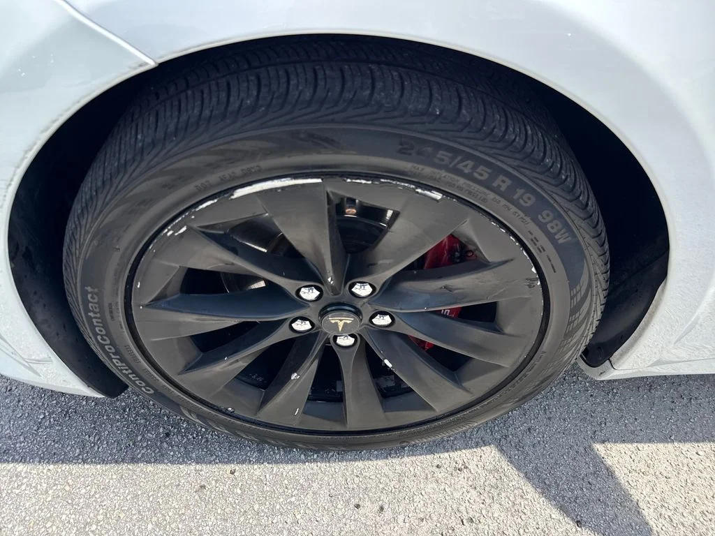 Used 2017  Tesla 75 image 9