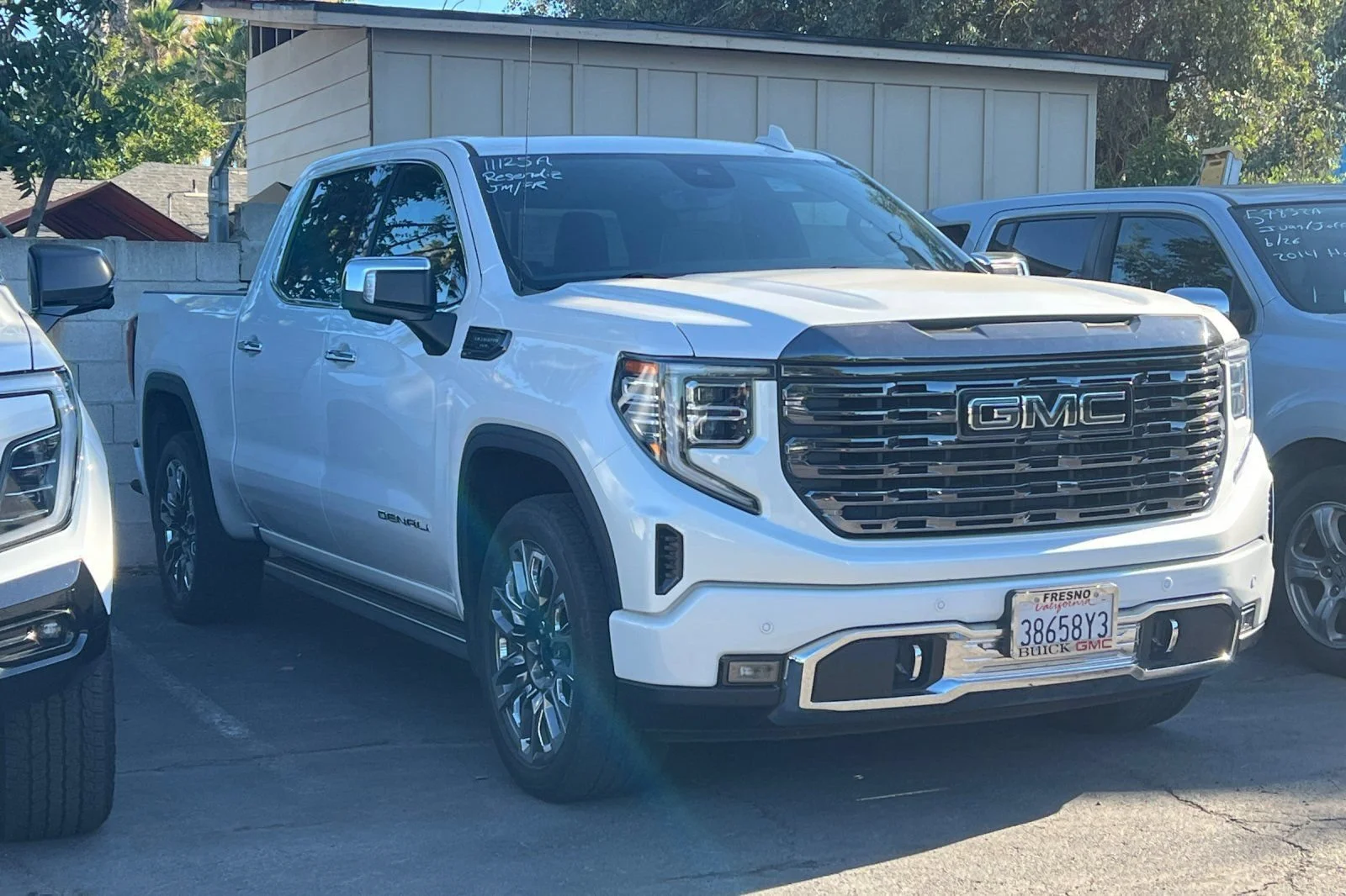 Used 2024 White Frost Tricoat GMC Denali Ultimate image 2
