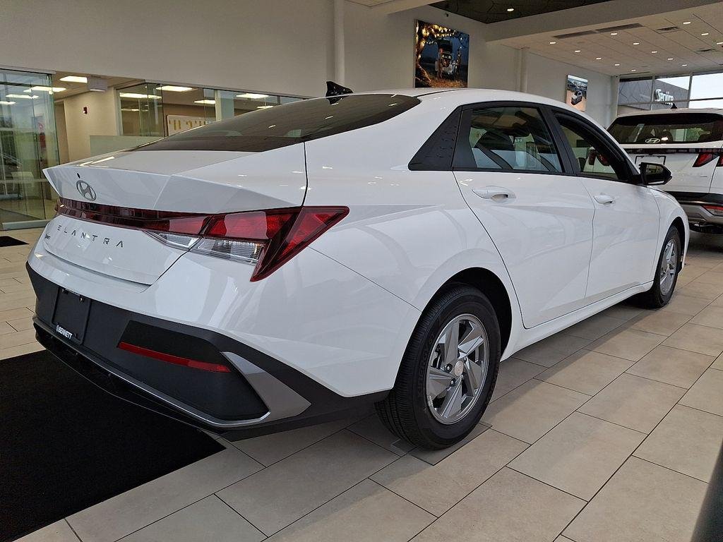 New 2026 Serenity White Pearl Hyundai SE image 5