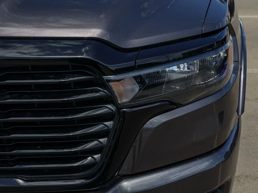 New 2026 Granite Crystal Metallic Clear-Coat Exterior Paint RAM Laramie Night Edition image 10