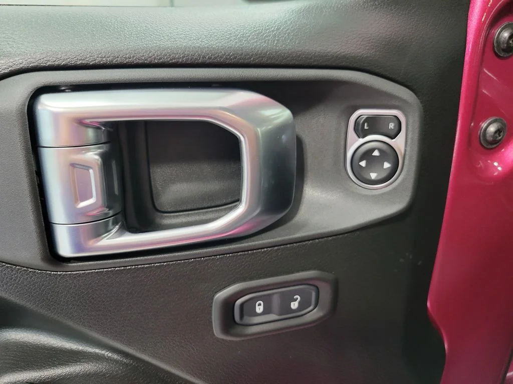 New 2026 Tuscadero Pearlcoat Jeep Sport S image 10