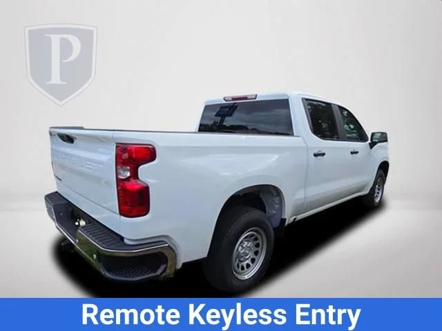 New 2026 Summit White Chevrolet WT image 5