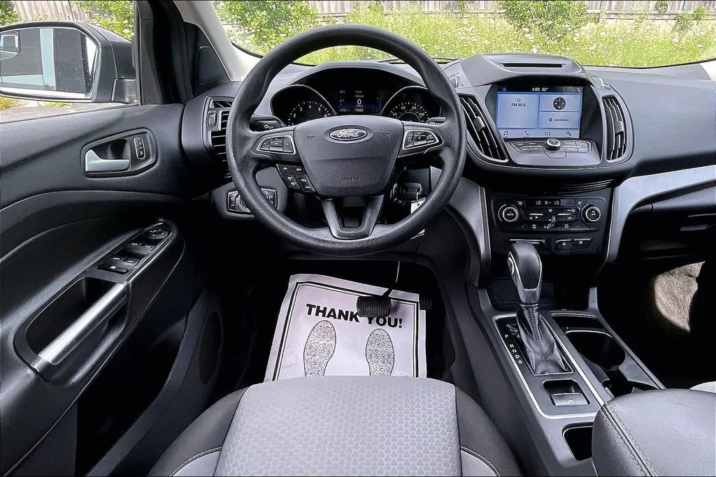 Used 2018 Gray Ford SE image 4