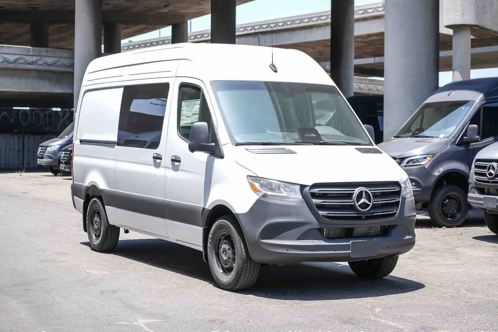 New 2026 Arctic White Mercedes-Benz Crew 144WB High Roof RWD 2.0L I4 Diesel Turbo HO image 3