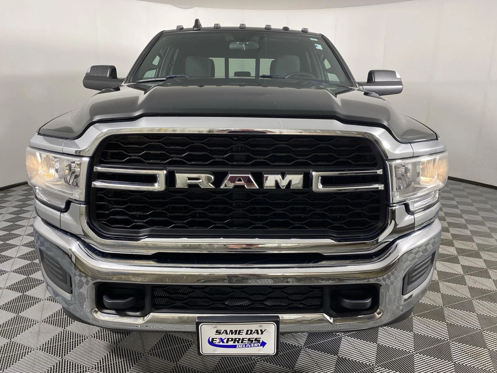 Used 2021 Diamond Black Crystal Pearlcoat Ram Tradesman image 2