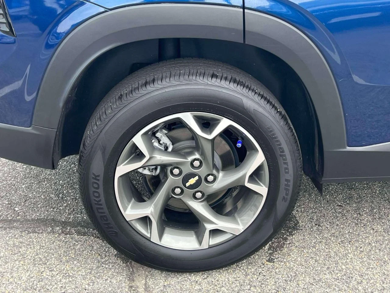 Used 2024 Blue Glow Metallic Chevrolet FWD LT image 12